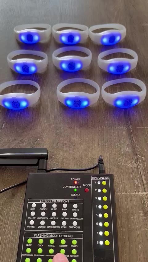Pulseras LED encendidas para una fiesta